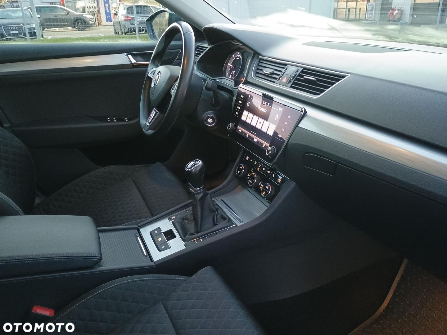 Skoda Superb 2.0 TDI SCR Ambition - 12