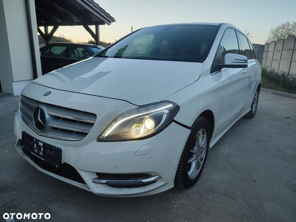 Mercedes-Benz Klasa B 180 d BlueEFFICIENCY Edition Style - 1
