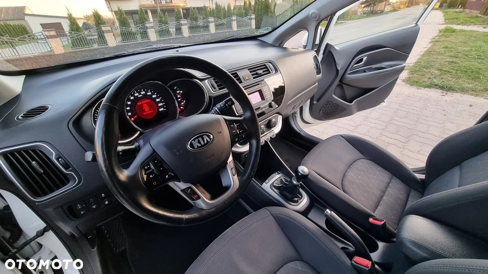 Kia Rio 1.2 Dream Team Edition - 8