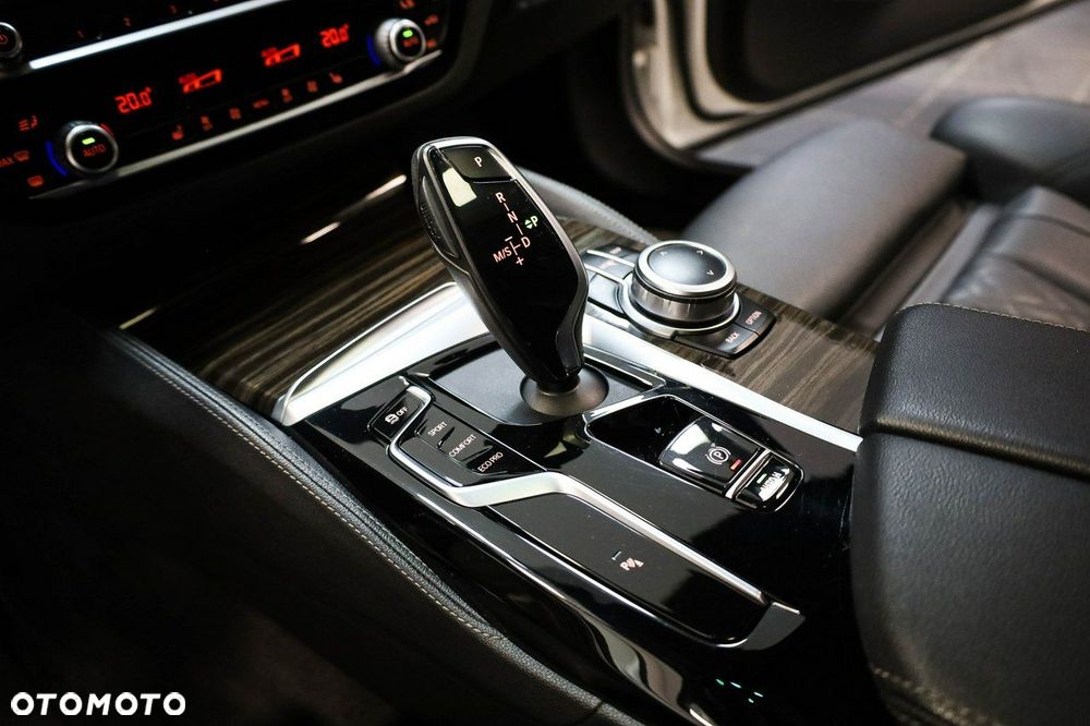 BMW Seria 5 530i mHEV M Sport sport - 26