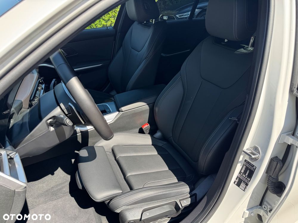 BMW Seria 3 320i M Sport - 12
