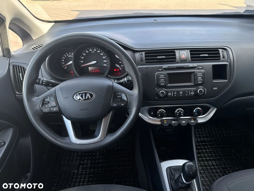 Kia Rio 1.4 M - 13