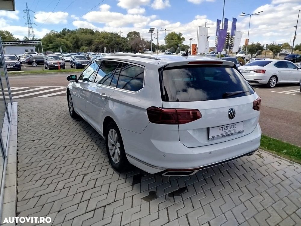 Volkswagen Passat Variant 2.0 TDI SCR DSG 4Motion Elegance - 7