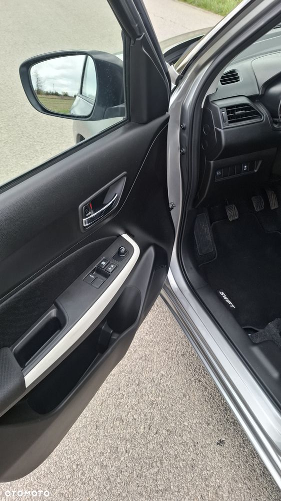 Suzuki Swift 1.2 Premium - 11