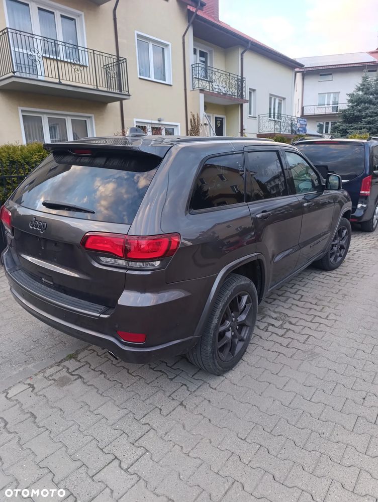 Jeep Grand Cherokee - 1