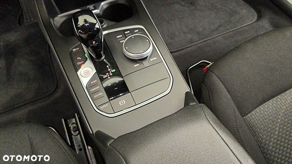 BMW Seria 1 118i Advantage - 19