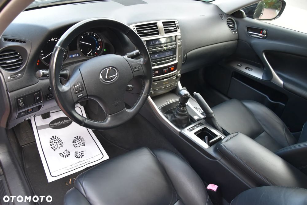 Lexus IS 220d Executive Line - 13