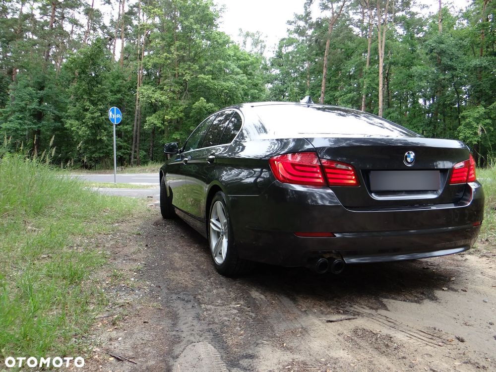 BMW Seria 5 525d - 9