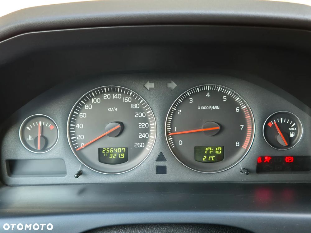 Volvo V70 2.4 Kinetic - 13