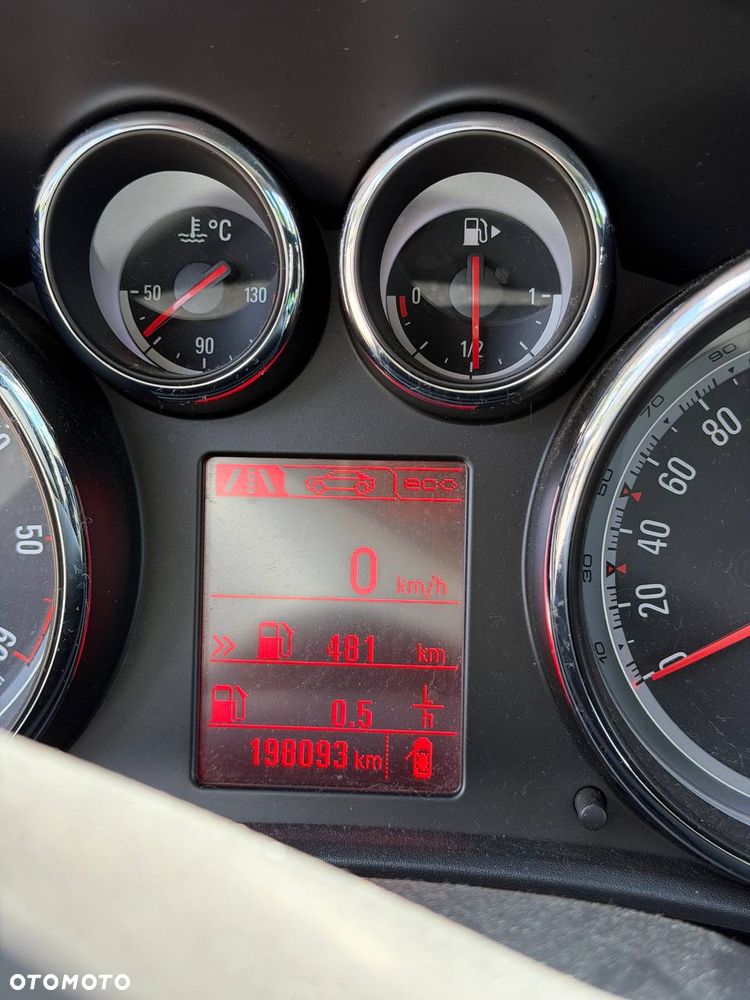 Opel Astra 1.6 CDTI Essentia - 10