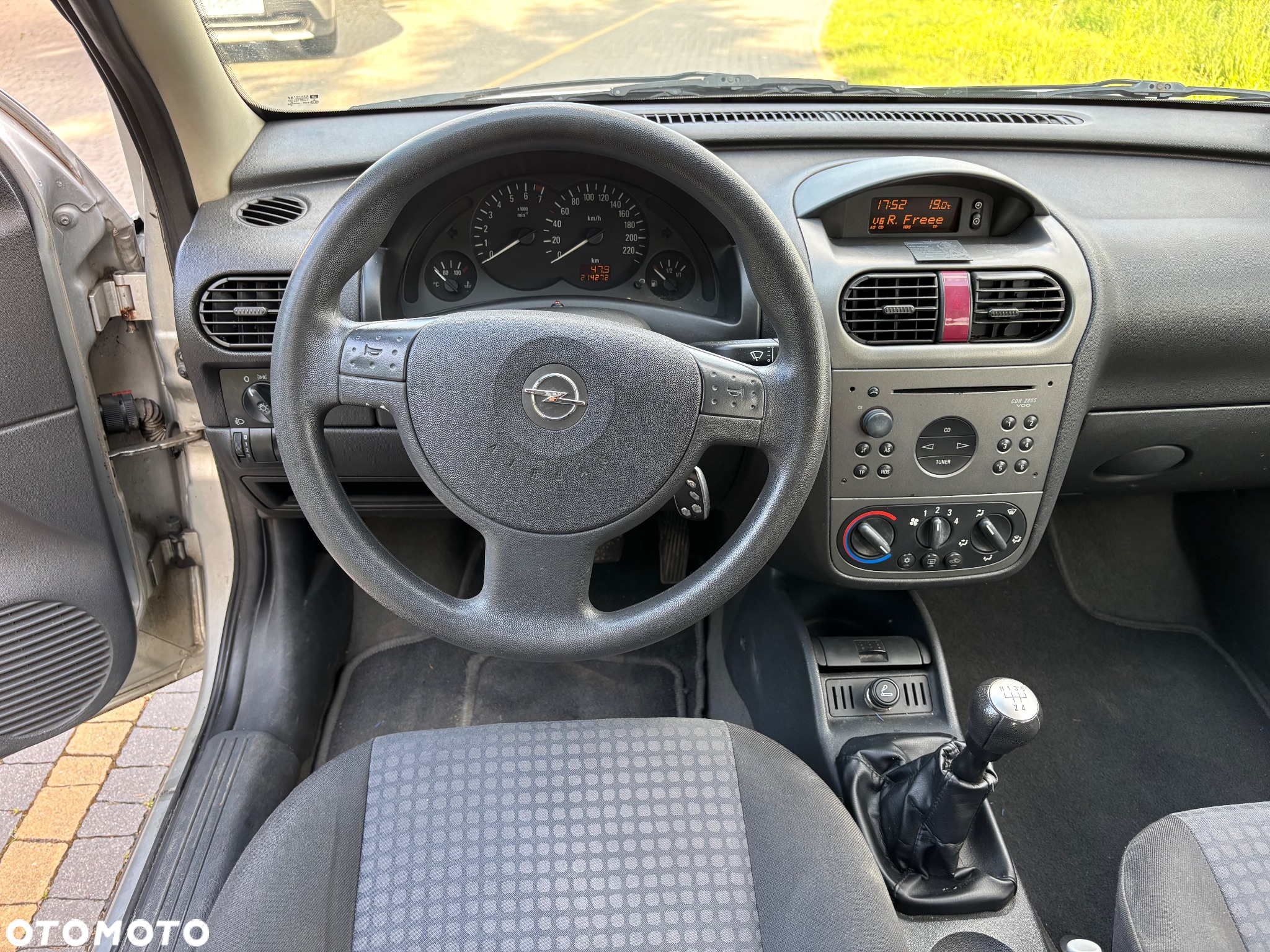 Opel Corsa 1.0 12V Cosmo - 12
