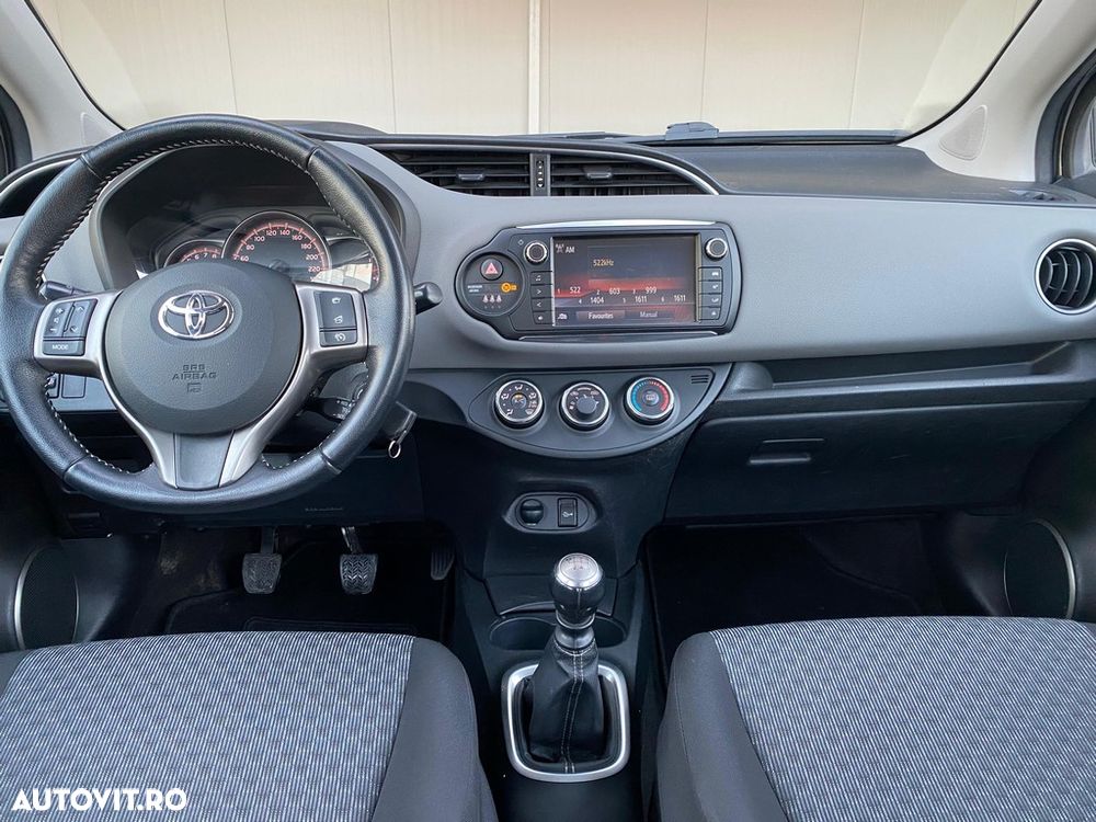Toyota Yaris 1.3 Terra Plus - 23