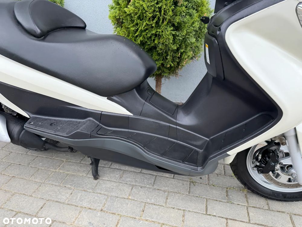 Suzuki Burgman - 17