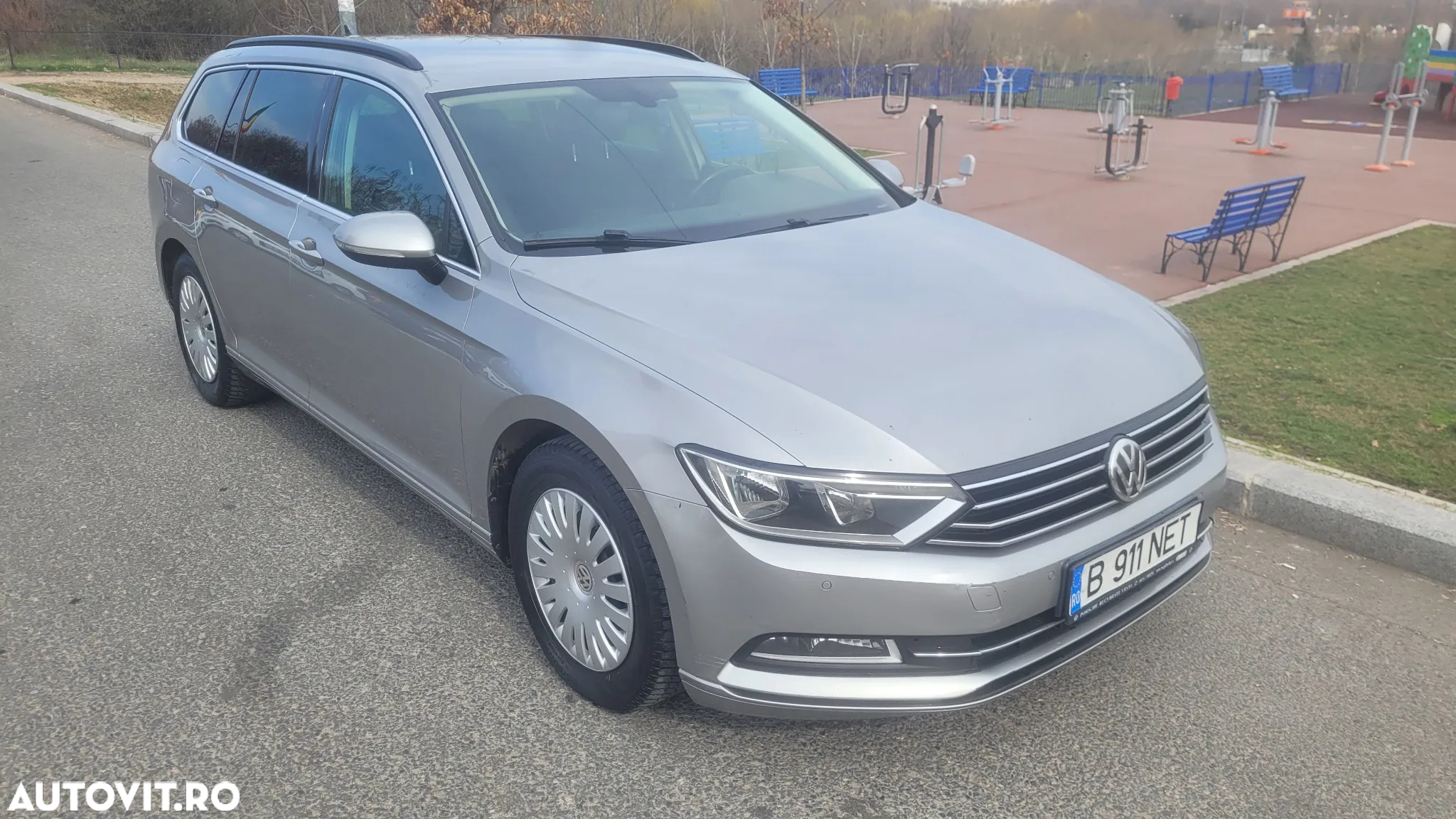 Volkswagen Passat Variant 1.6 TDI SCR DSG Comfortline - 4