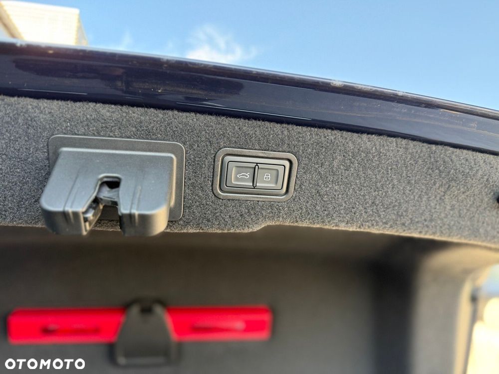 Audi A8 55 TFSI mHEV Quattro Tiptr - 11