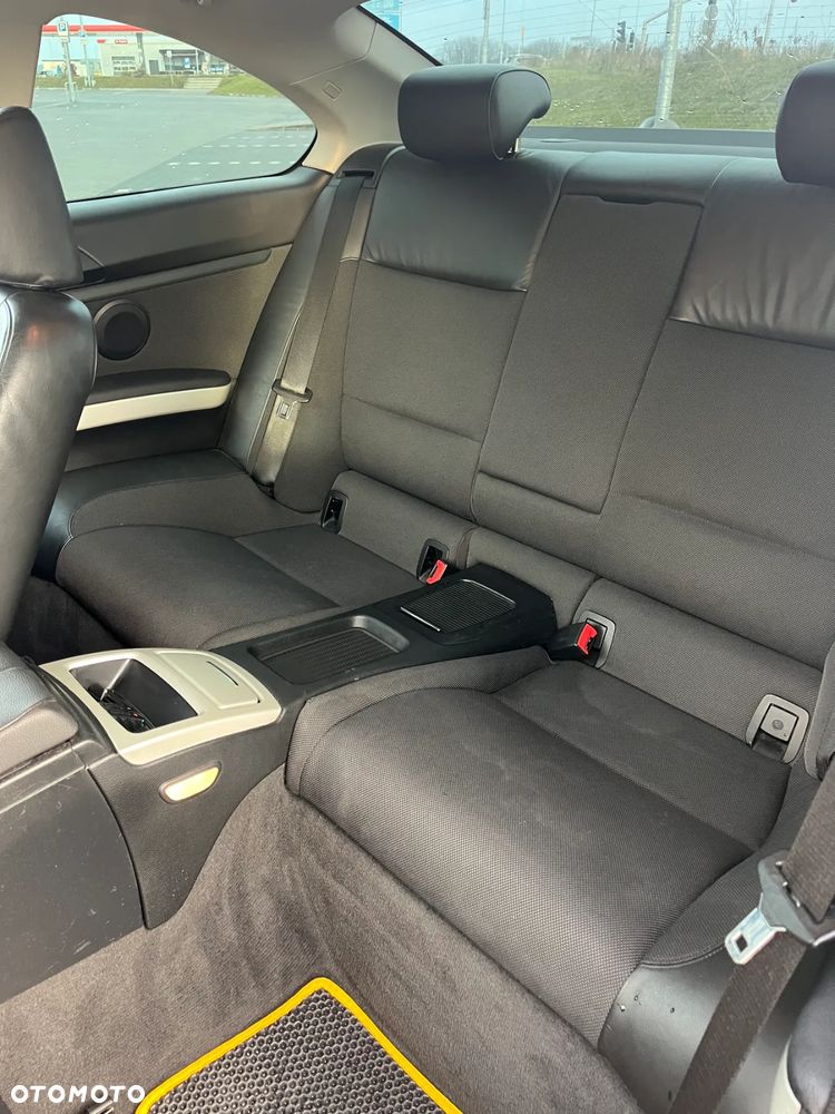 BMW Seria 3 325i - 12