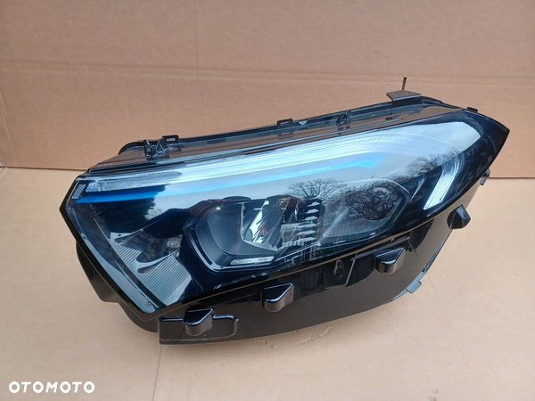 Full Led przedni lewy Mercedes EQB W243 lampa A243