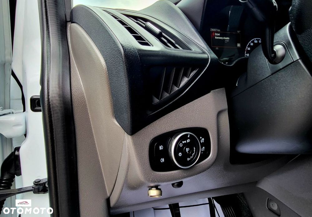 Ford Transit Connect - 12