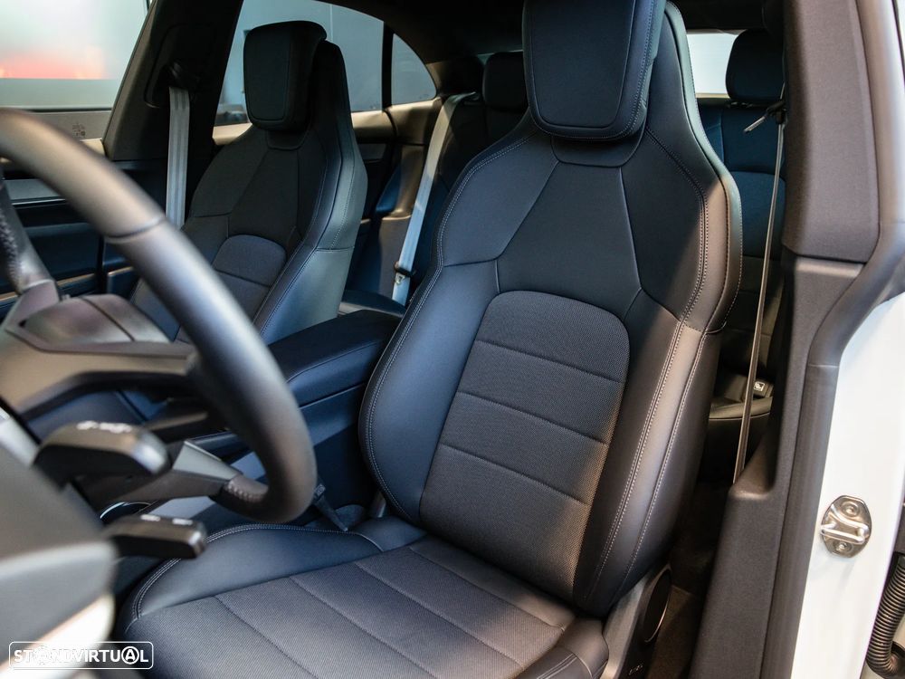 Porsche Macan Electric 4 - 23