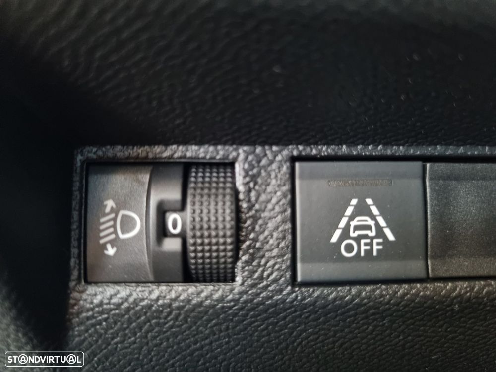 Peugeot e-2008 50 kWh Active - 18