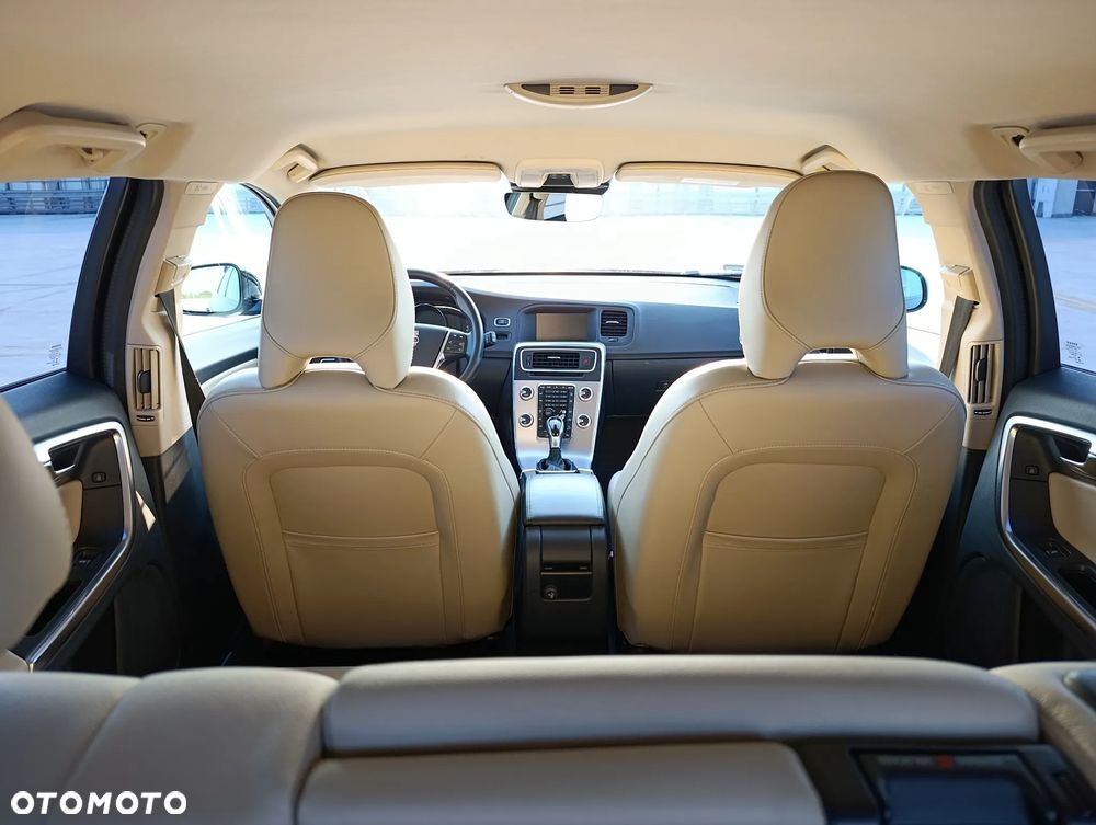 Volvo V60 Cross Country T5 AWD Summum - 10