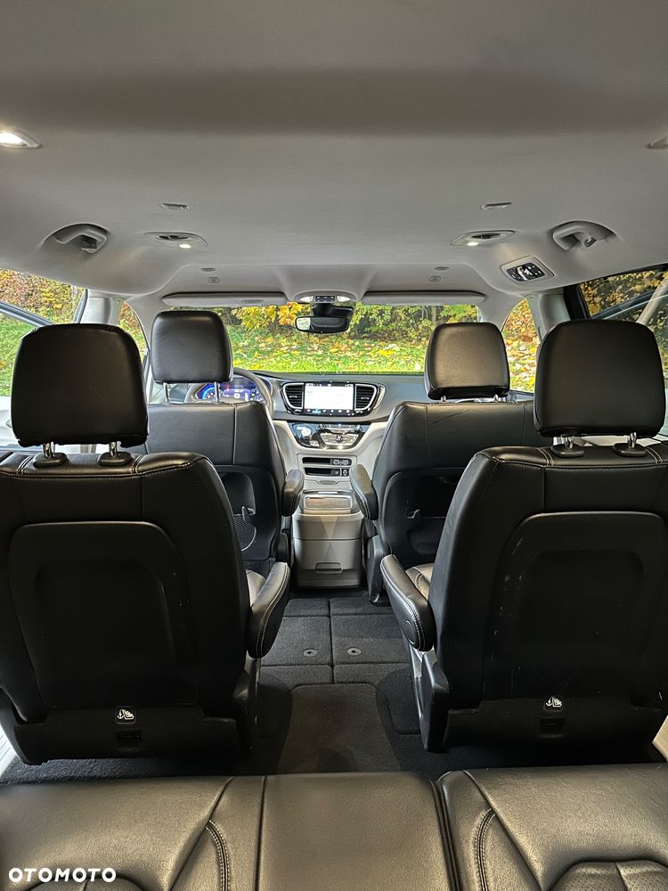 Chrysler Pacifica - 15