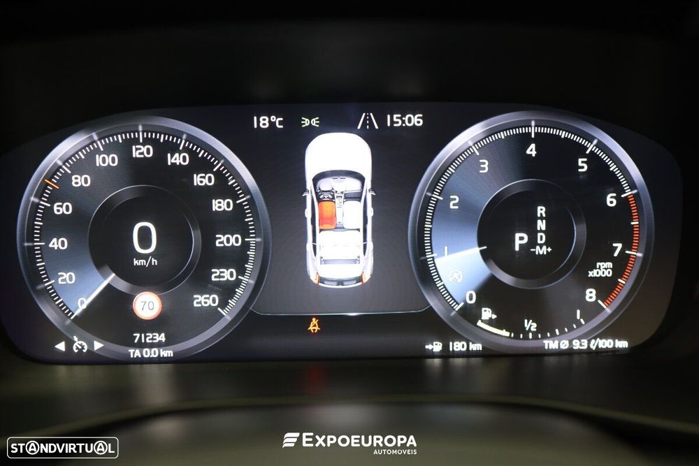 Volvo XC 40 1.5 T2 Plus Dark Auto - 11