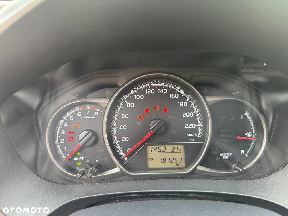 Toyota Yaris 1.0 Active - 6