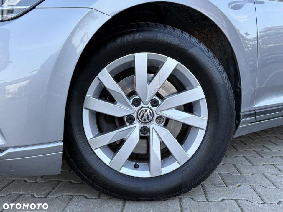 Volkswagen Passat - 28