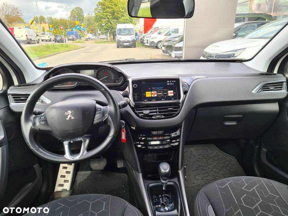 Peugeot 2008 1.2 Pure Tech Style S&S EAT6 - 12