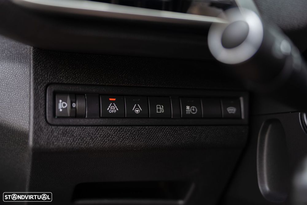 Peugeot 3008 1.6 Hybrid Allure e-EAT8 - 26