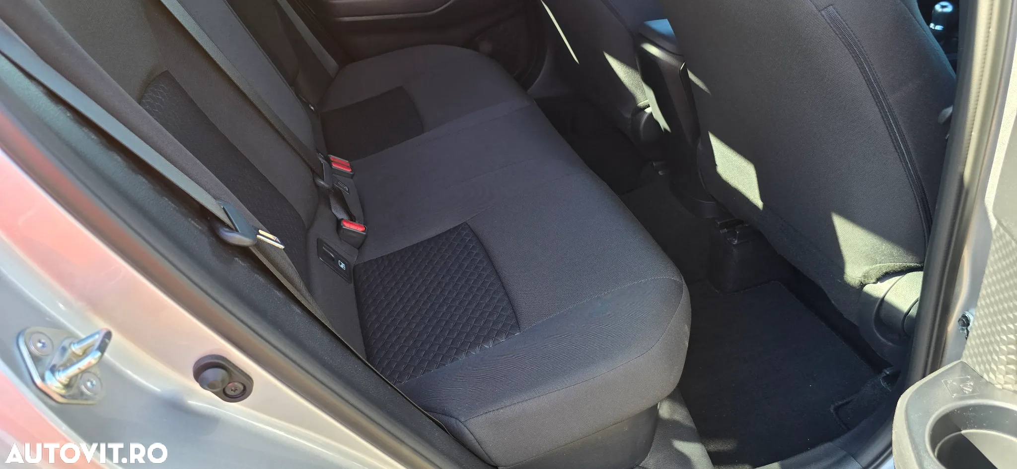 Toyota C-HR 1.8 Hybrid Business Edition - 14