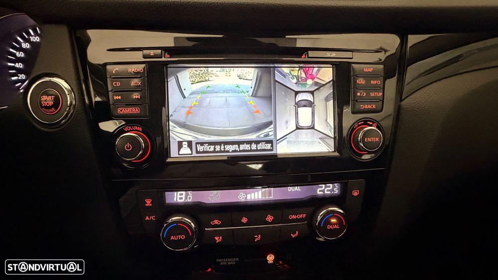 Nissan Qashqai 1.6 dCi N-Connecta - 19