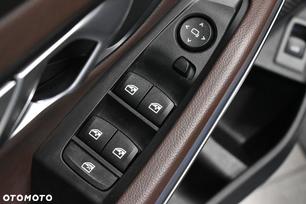 BMW Seria 3 320d xDrive M Sport sport - 9