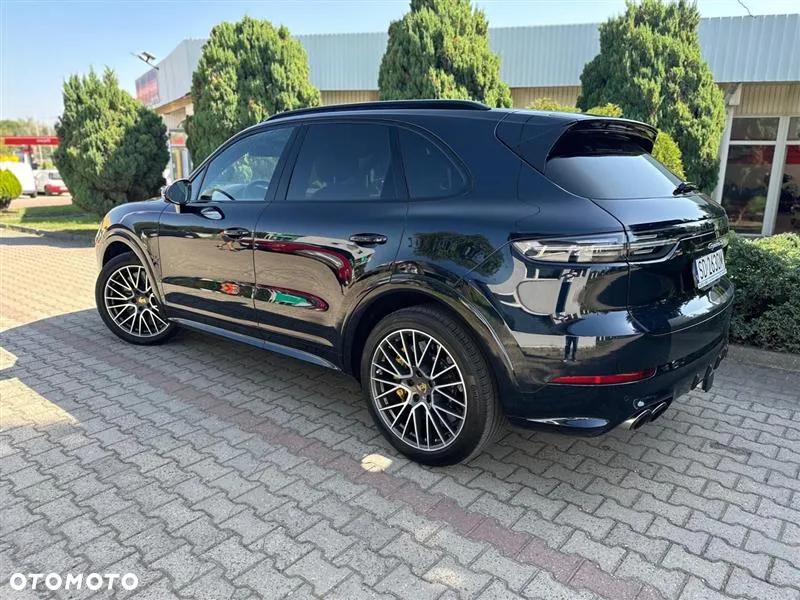 Porsche Cayenne - 2
