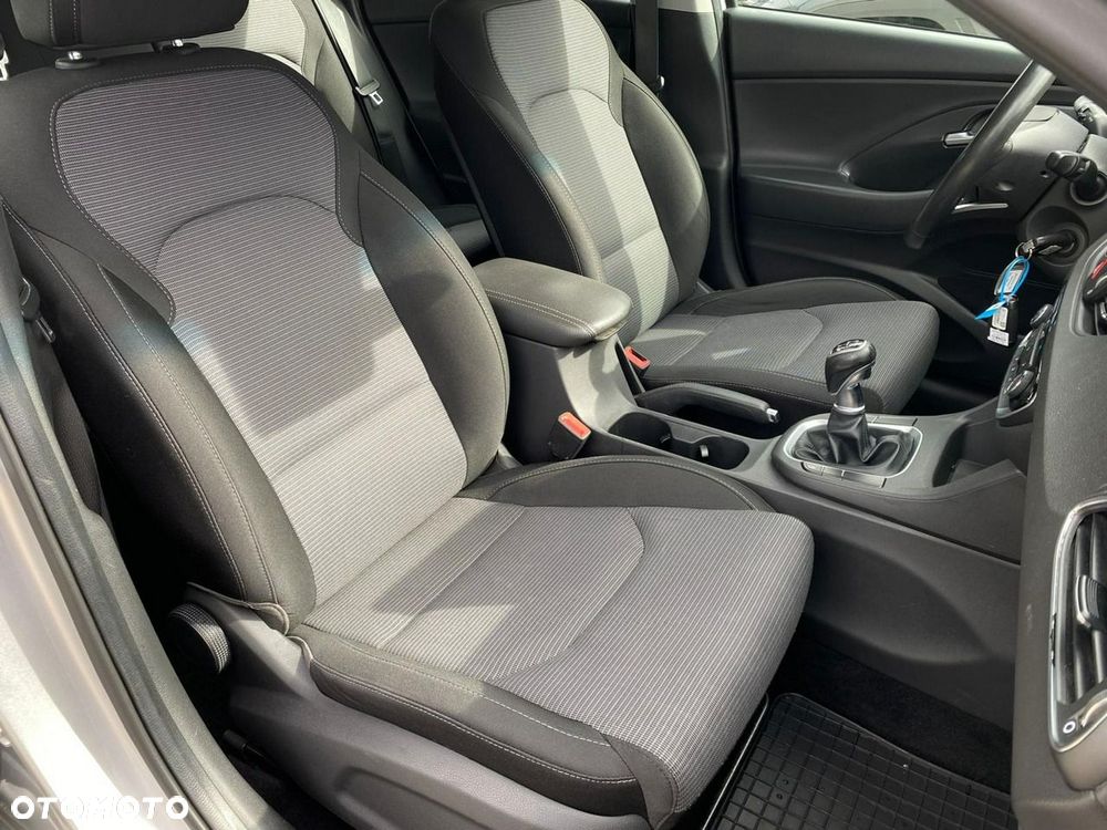 Hyundai i30 1.4 Classic + - 33