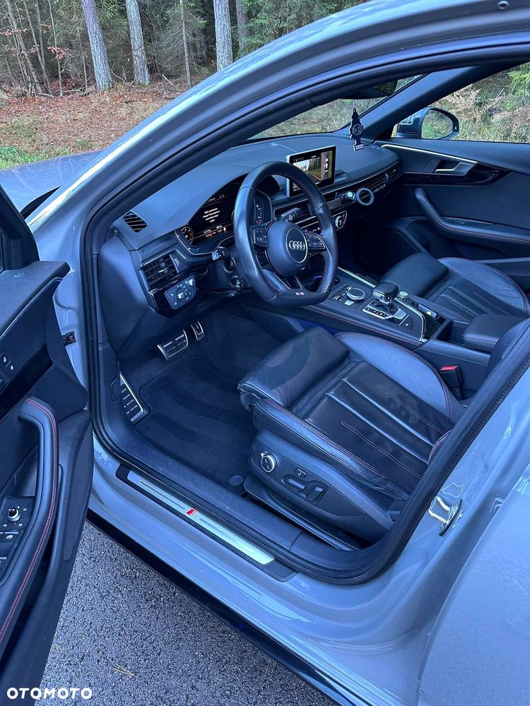 Audi A4 Limousine - 15