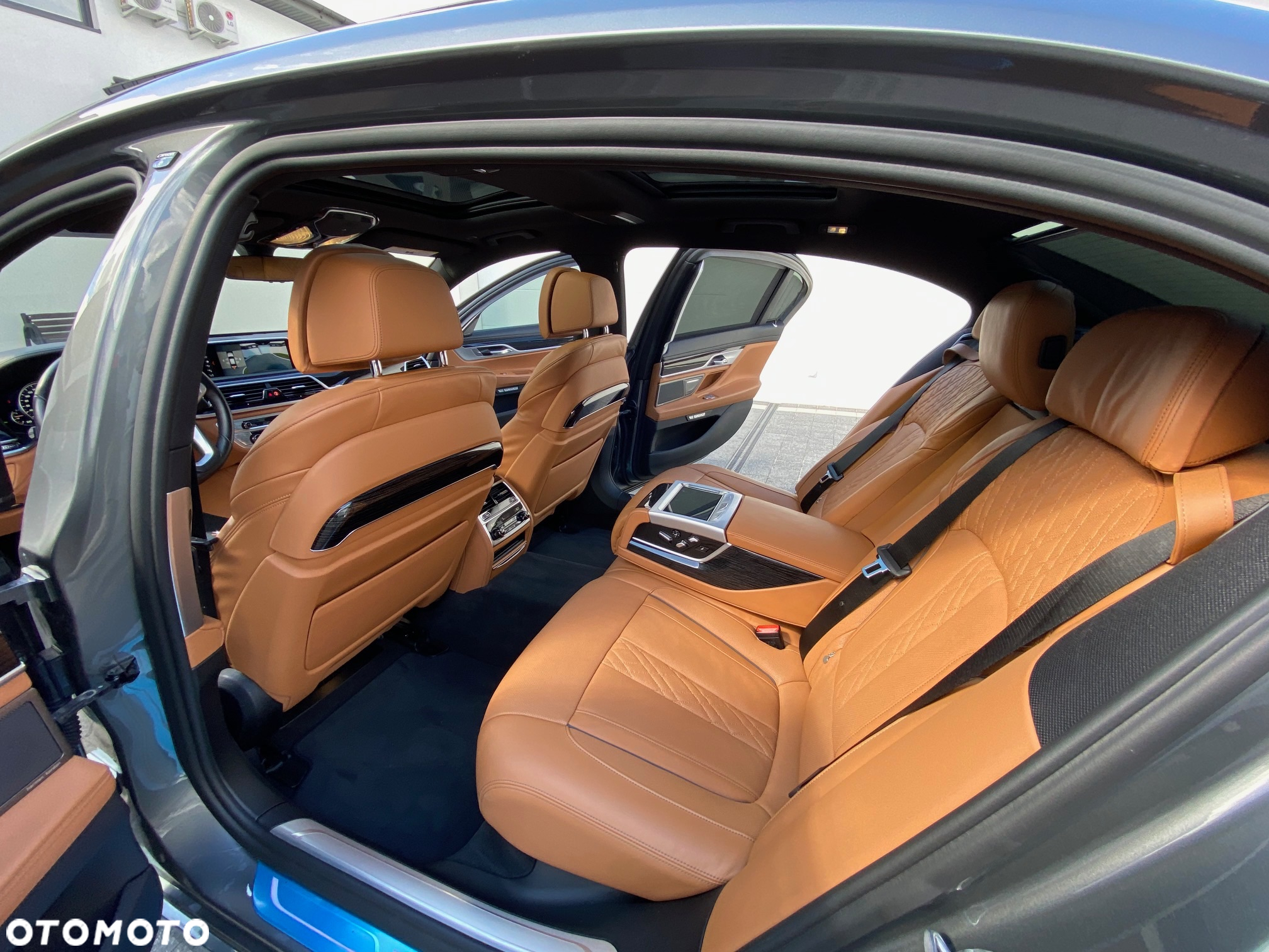 BMW Seria 7 750Li xDrive - 19
