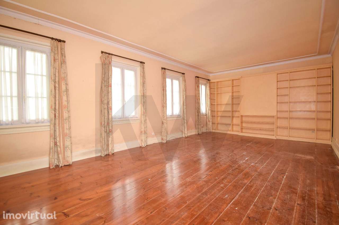 Apartamento Único T4+2 com 203 m2- Elevado Potencial na Travessa da Qu - Grande imagem: 3/31