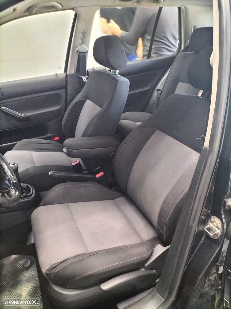 VW Golf 1.9 TDi Confortline AC - 12