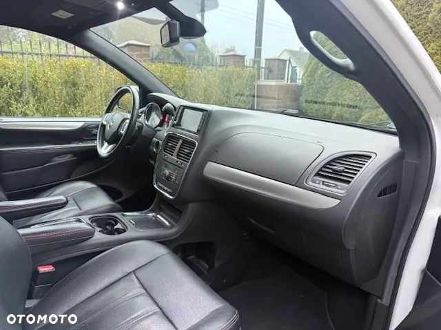 Dodge Grand Caravan 3.6 R/T - 17