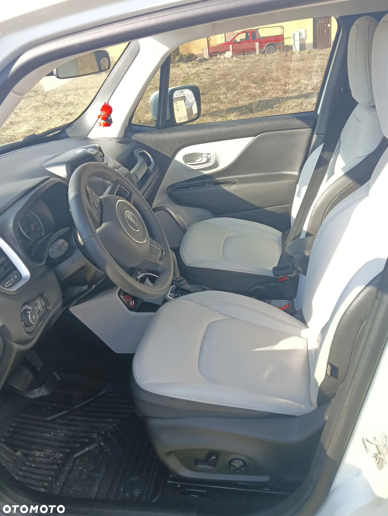 Jeep Renegade - 10