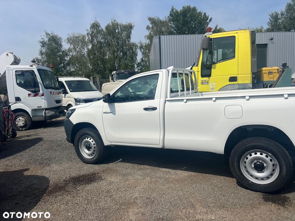Toyota Hilux 2.4 D-4D Single Cab DLX 4x4 - 2