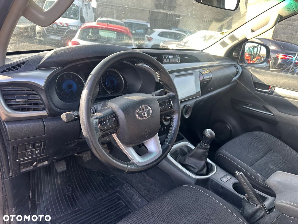 Toyota Hilux 4x4 Double Cab Duty Comfort - 11