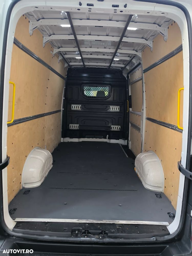 Volkswagen Crafter - 10