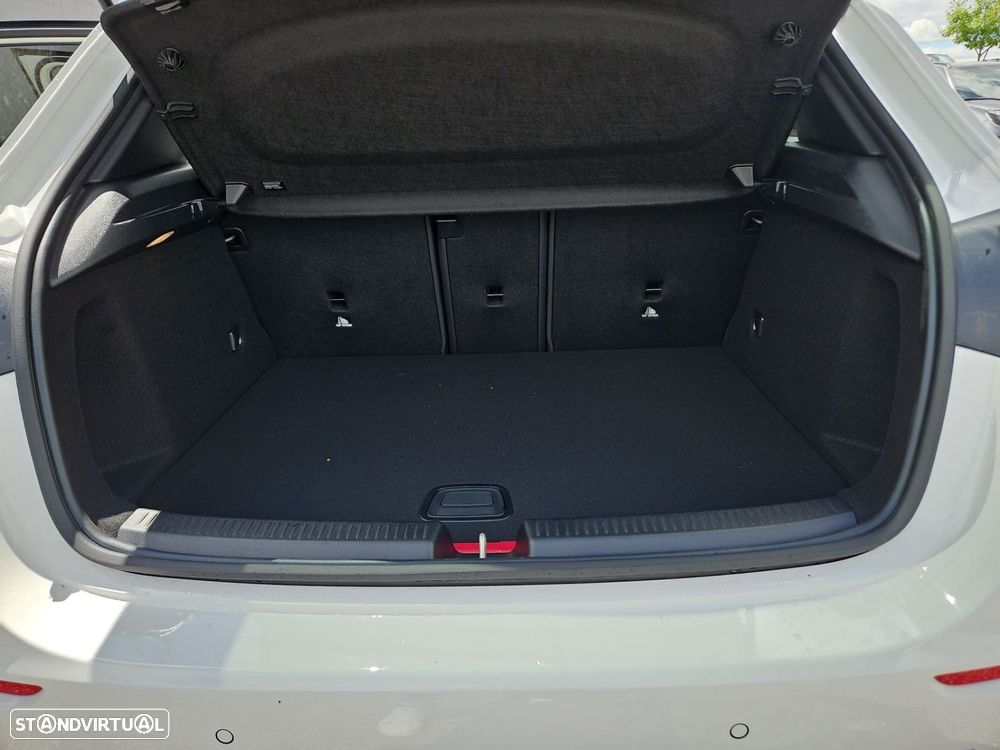 Mercedes-Benz A 250 e - 15