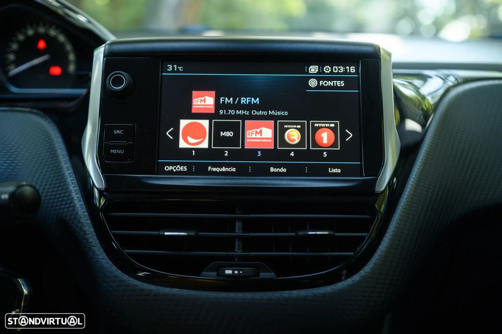 Peugeot 208 1.2 PureTech Signature - 43