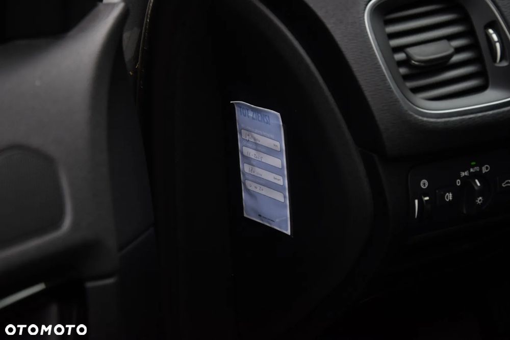 Volvo V40 T3 Geartronic - 19