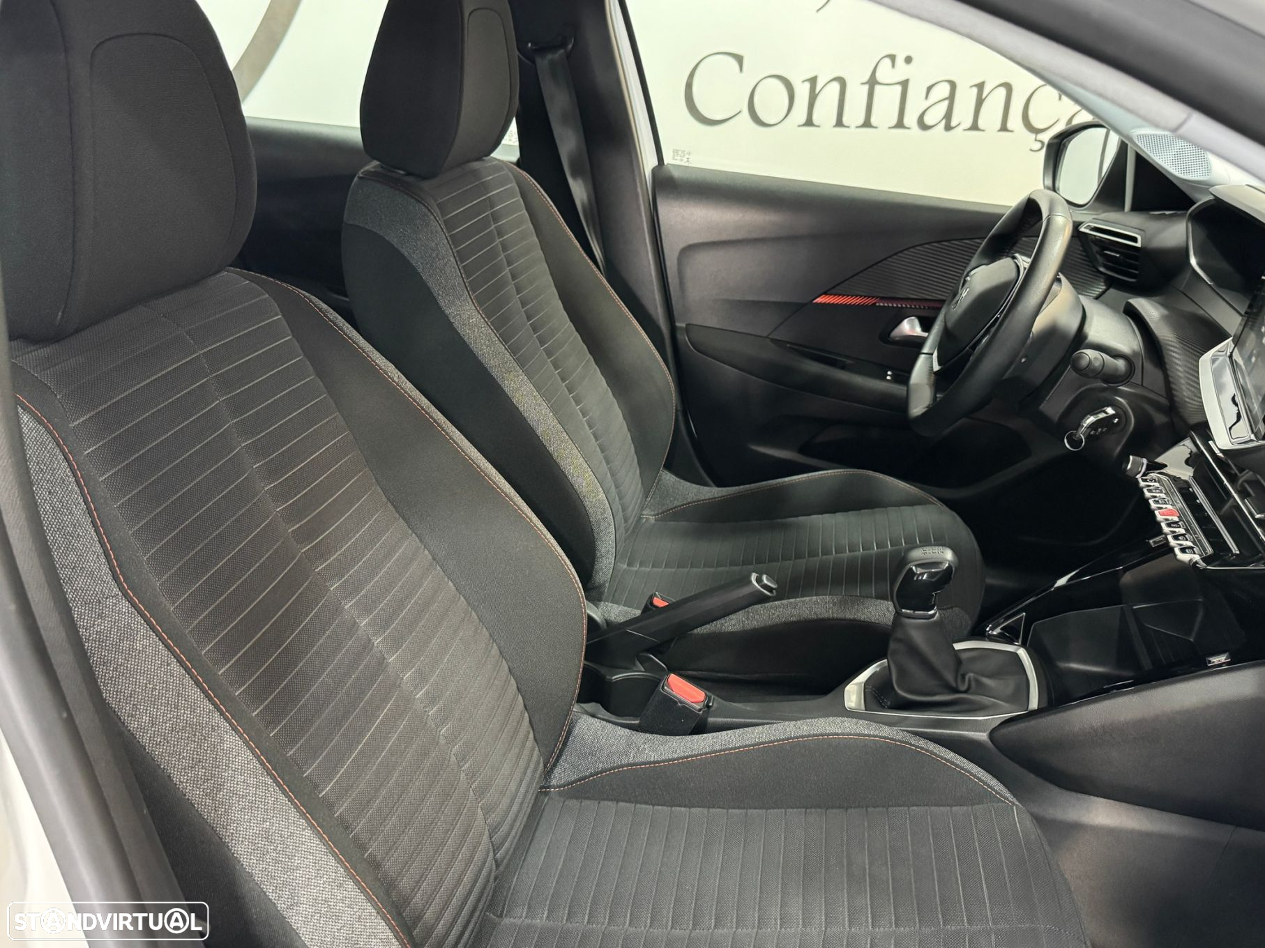 Peugeot 208 1.2 PureTech Active - 31