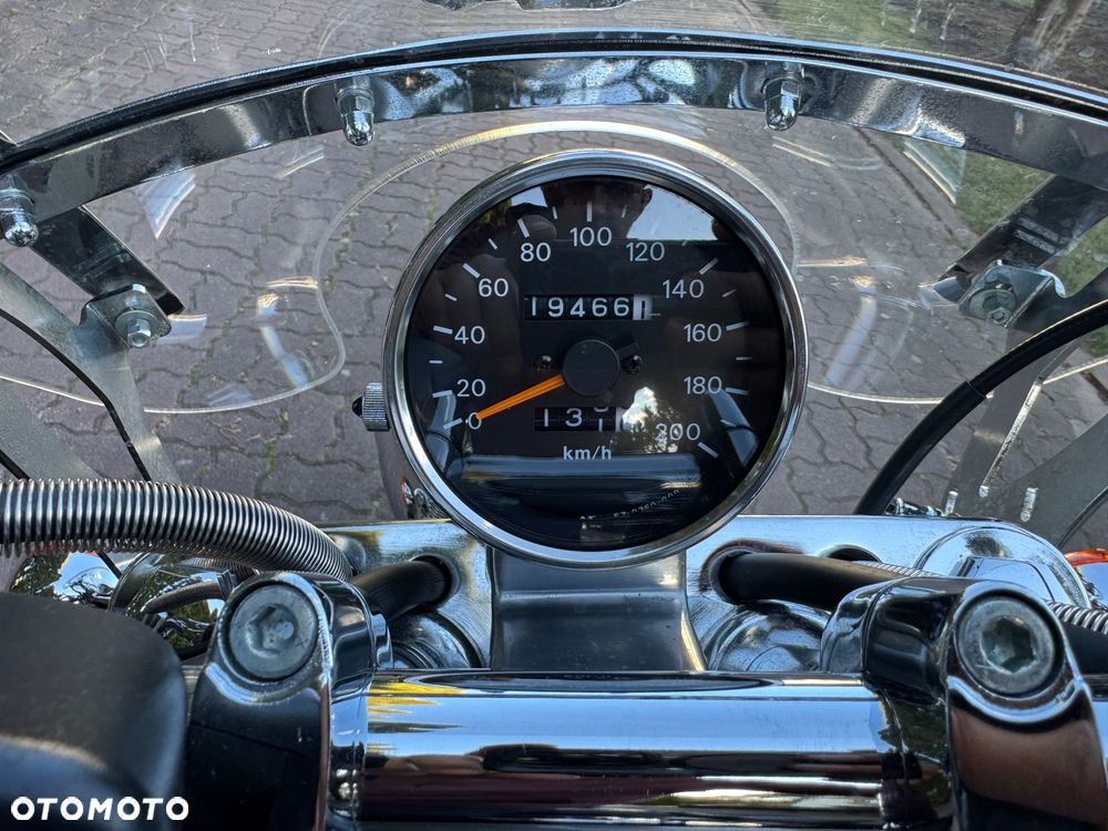 Suzuki Intruder - 21